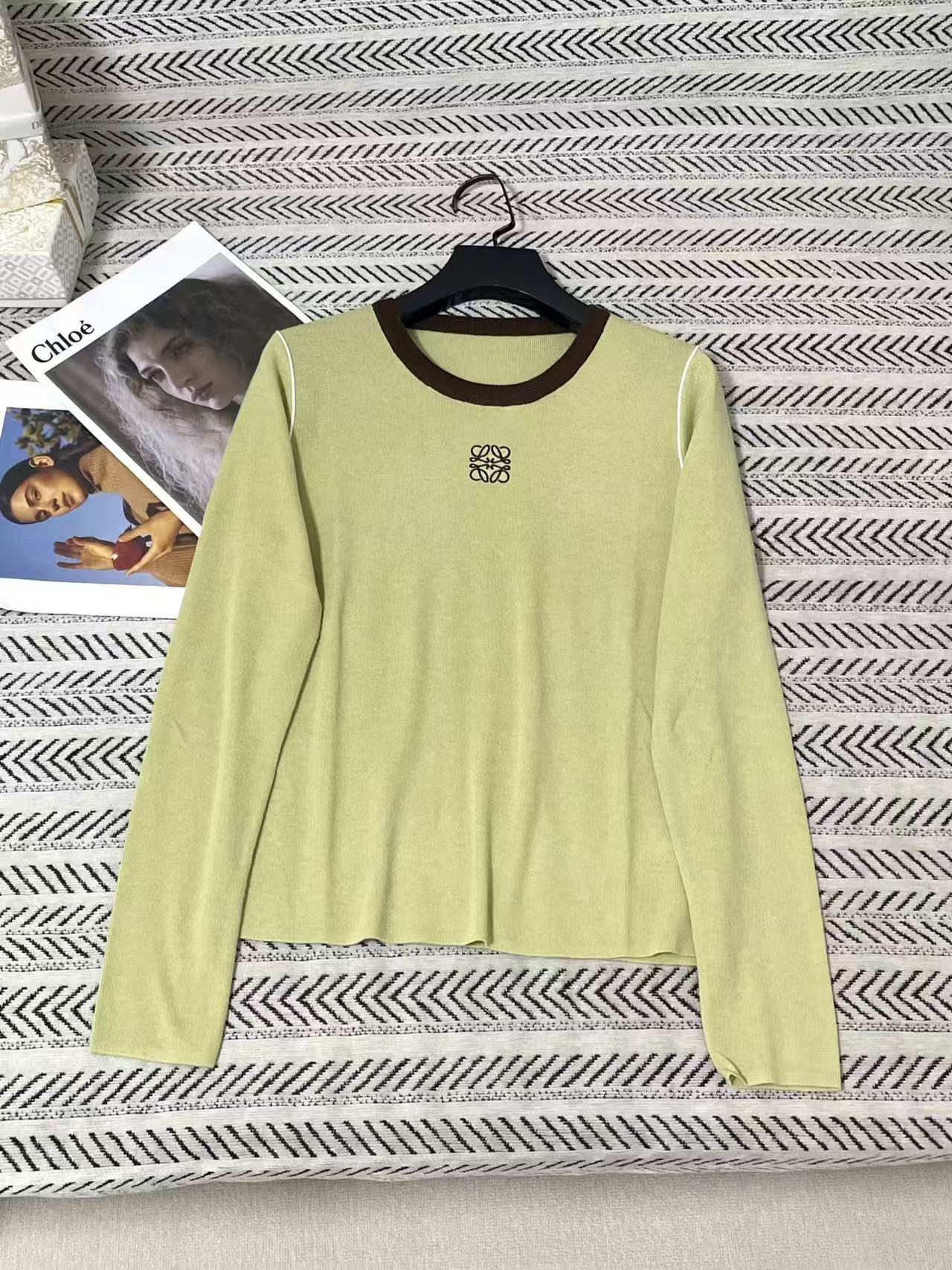 L0WEW 刺繍ロゴ入りセーター【50％割引+送料無料】