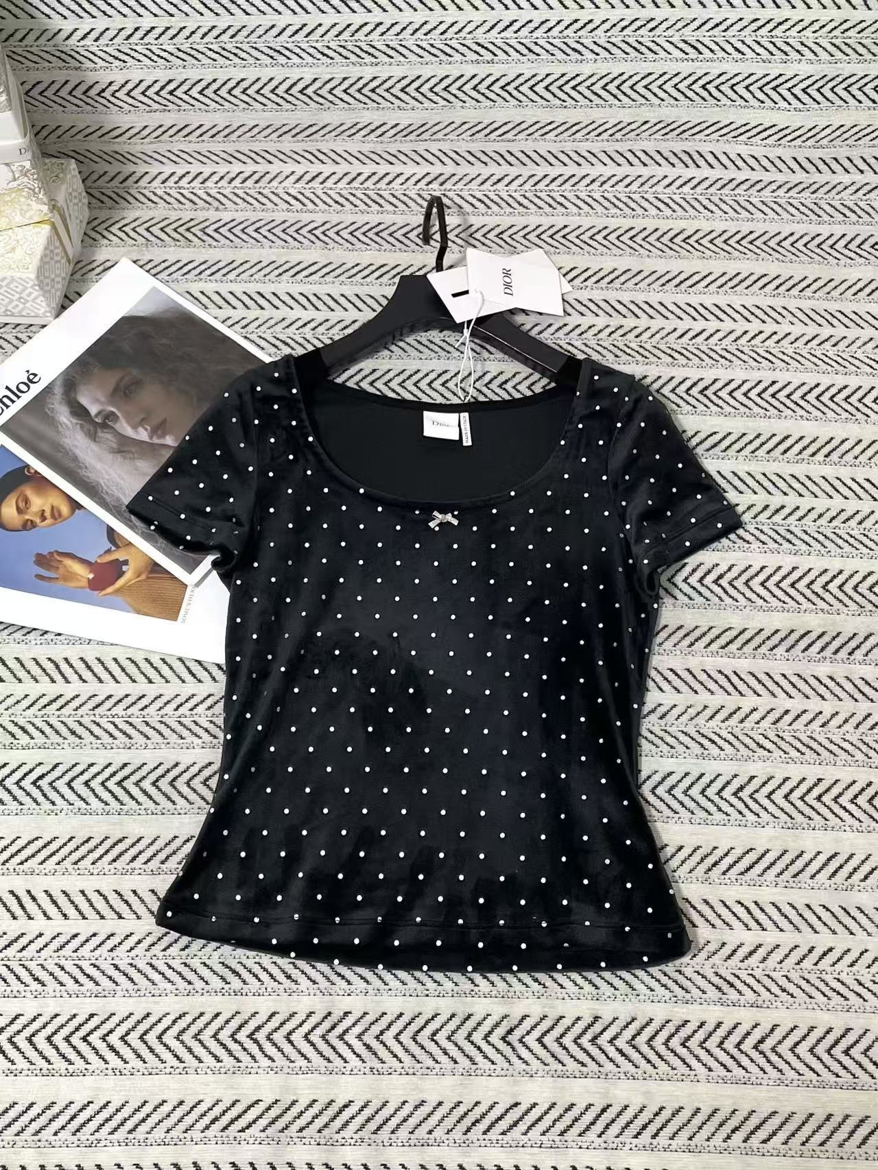 DI0Rベルベット・ポルカドットTシャツ【50％割引+送料無料】