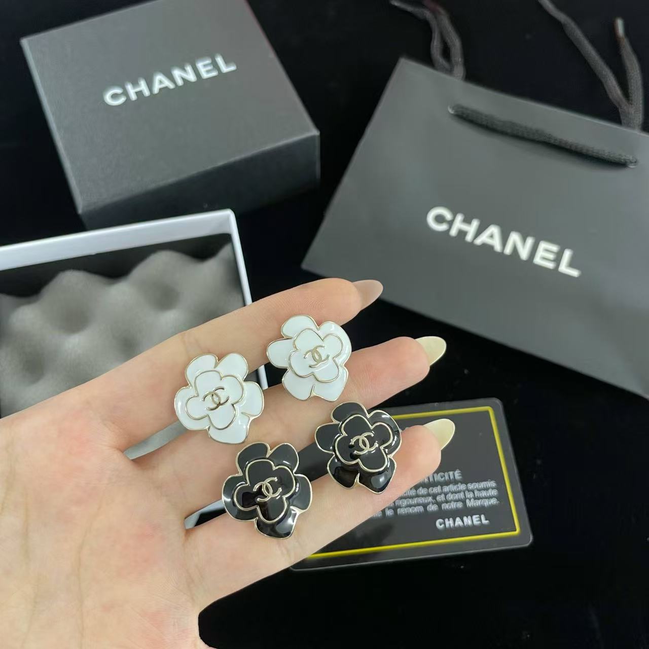 CHANE1 ダブルC カメリアイヤリング【50％割引+送料無料】