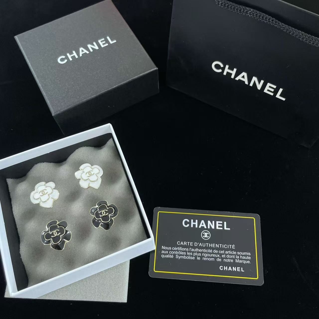 CHANE1 ダブルC カメリアイヤリング【50％割引+送料無料】