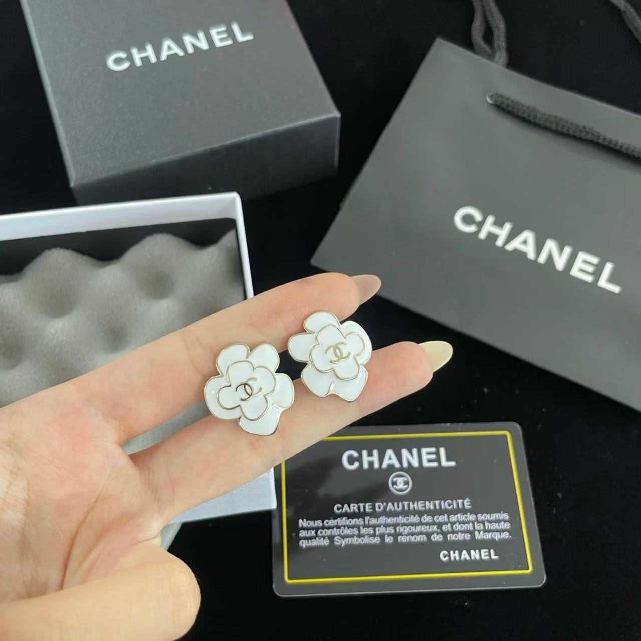 CHANE1 ダブルC カメリアイヤリング【50％割引+送料無料】
