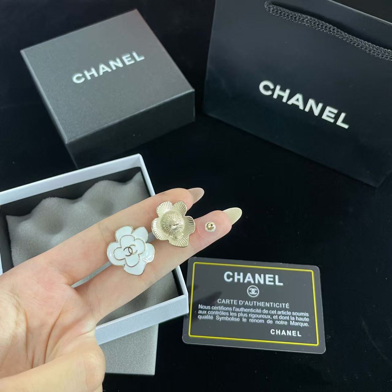 CHANE1 ダブルC カメリアイヤリング【50％割引+送料無料】