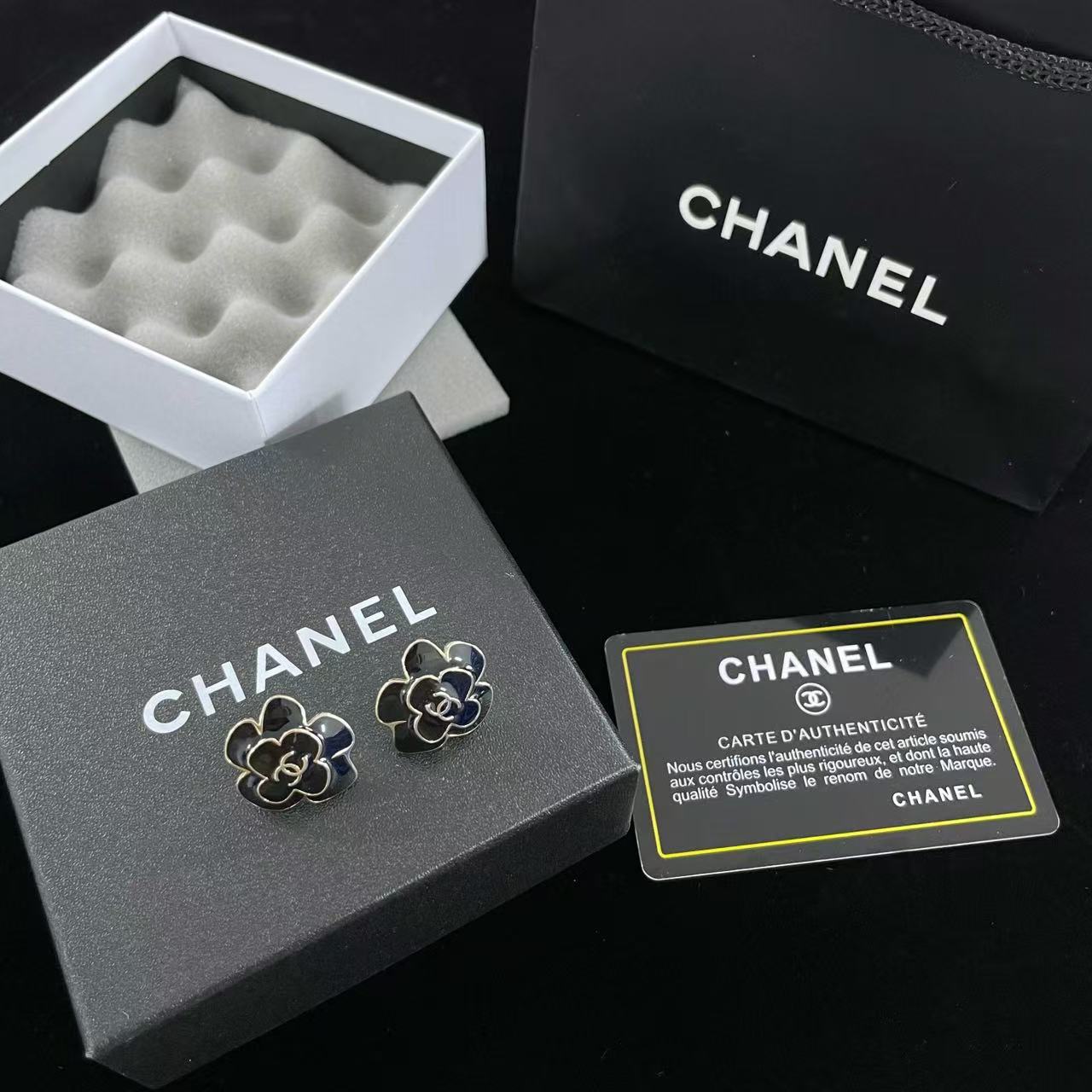 CHANE1 ダブルC カメリアイヤリング【50％割引+送料無料】
