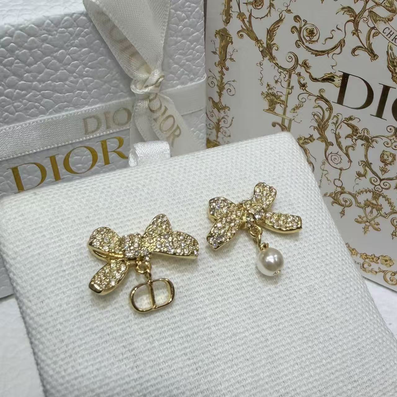 DI0R CDパールイヤリング【50％割引+送料無料】
