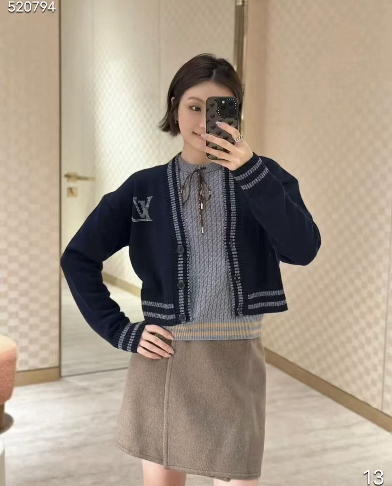 LVシンプルなロゴ入りウールカーディガン【50％割引+送料無料】