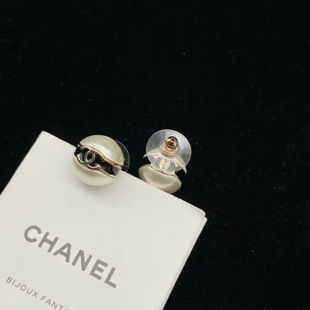 CHANE1 ダブルCパールスタッドピアス【50％割引+送料無料】