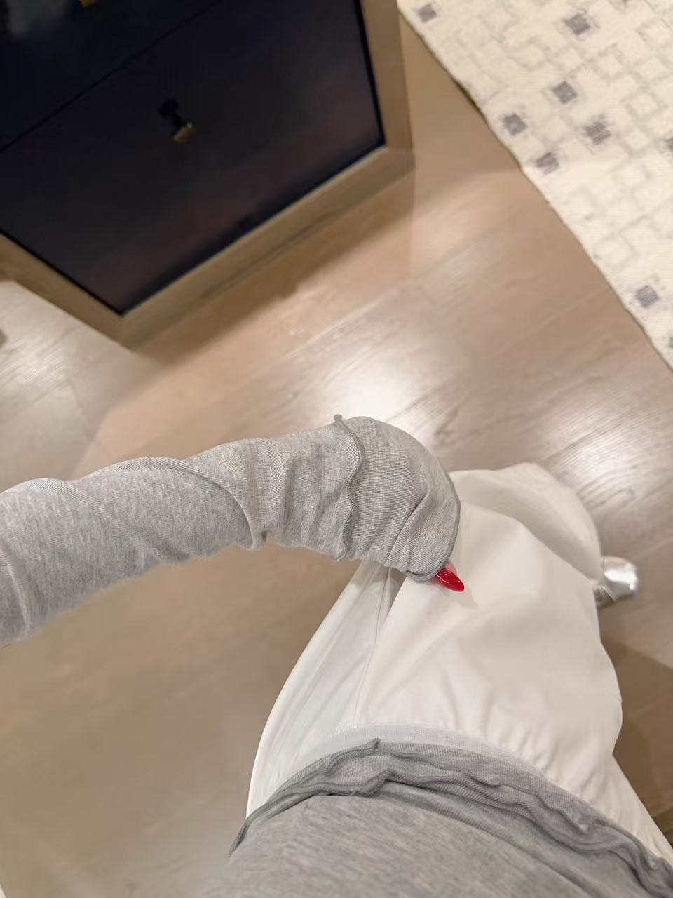 M1UM1U レターボタンTシャツ【50％割引+送料無料】