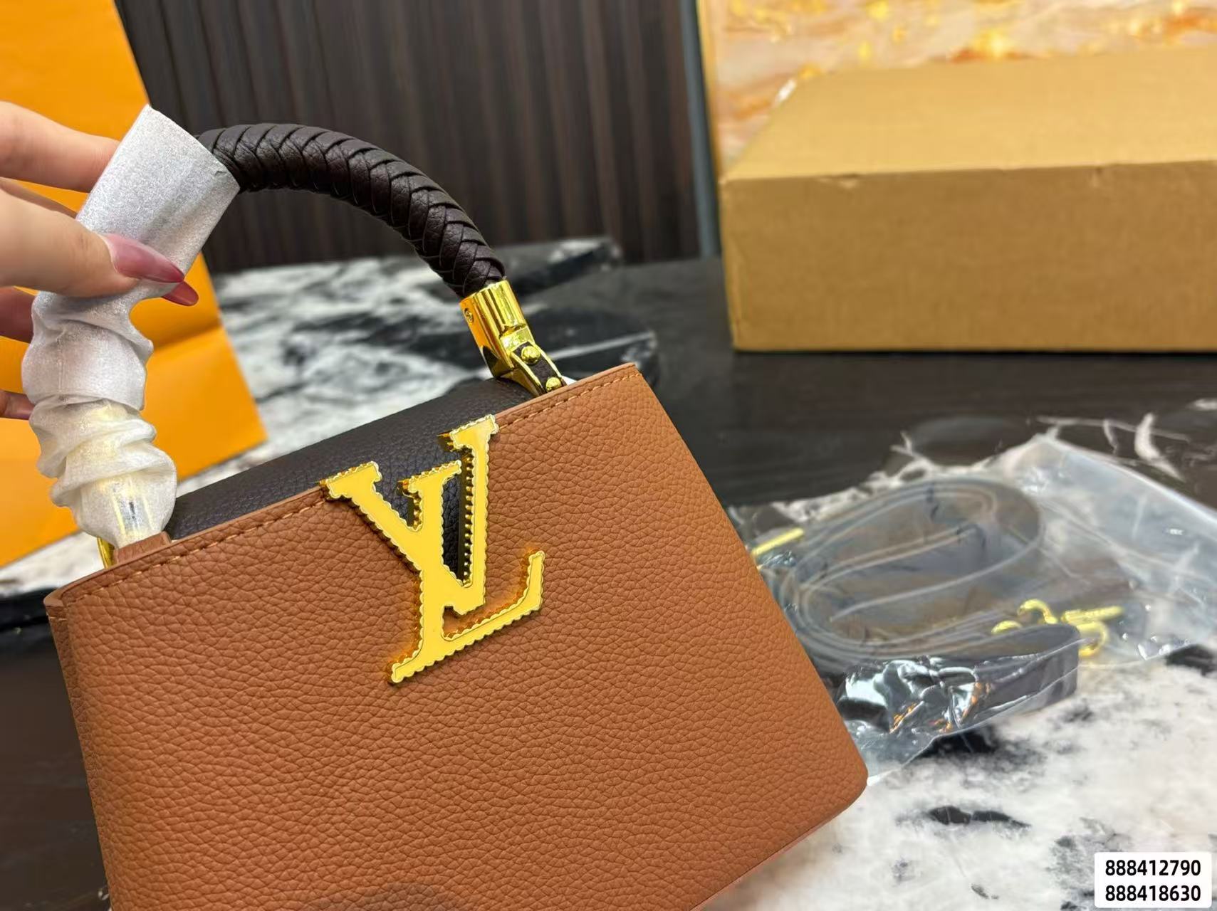 LV Capucines牛革ハンドバッグ【50％割引+送料無料】