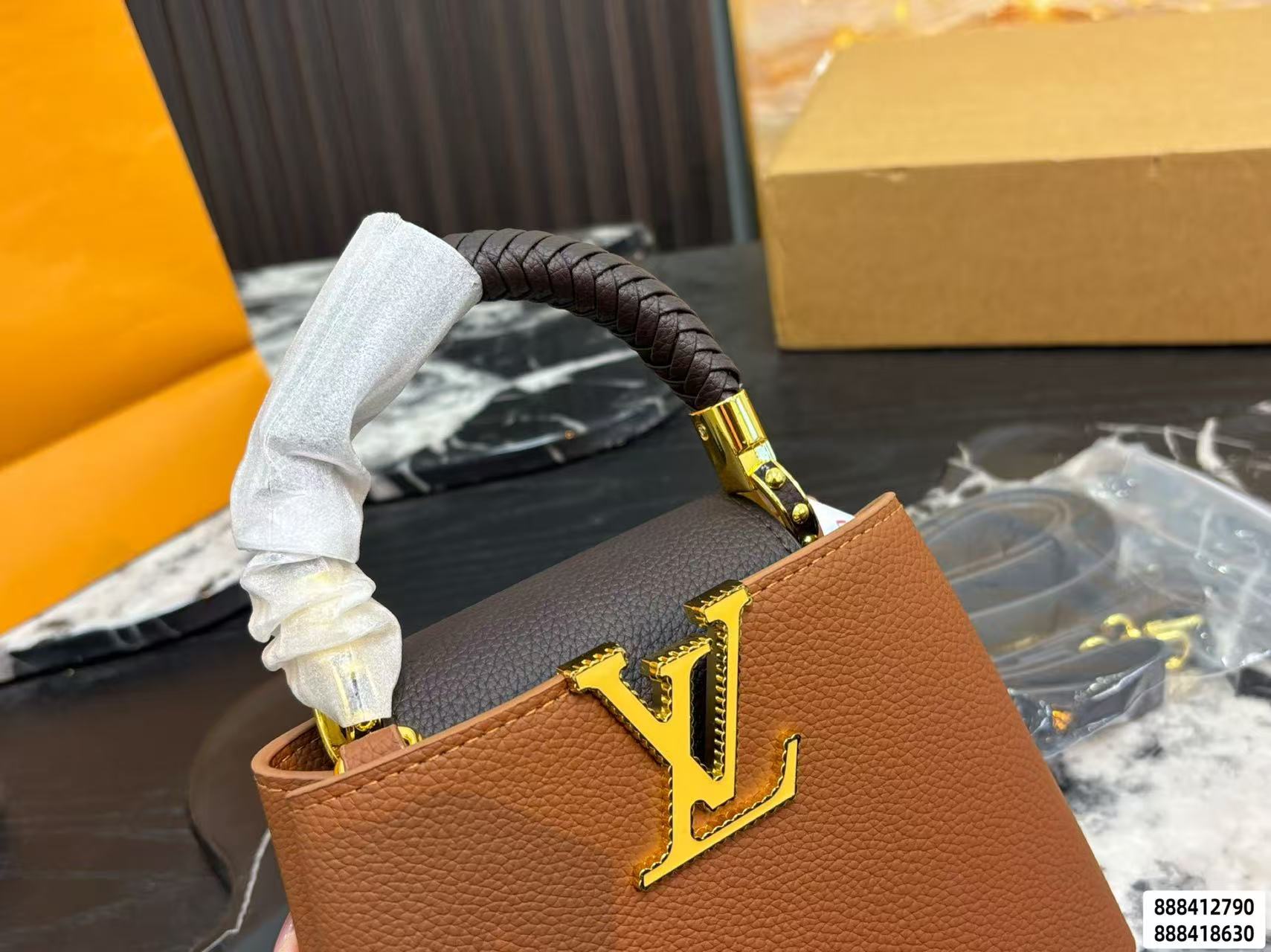 LV Capucines牛革ハンドバッグ【50％割引+送料無料】