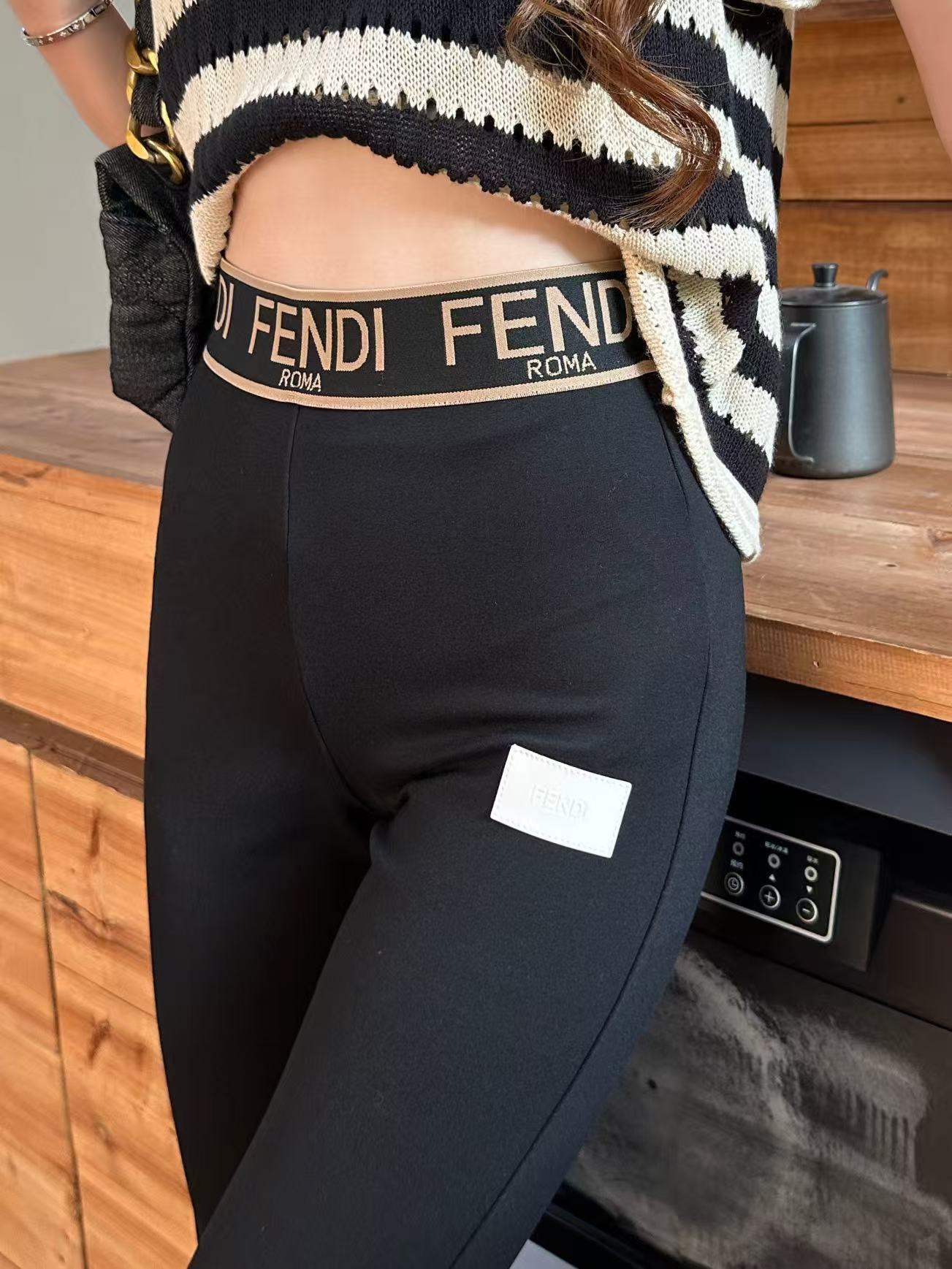 FEND1 レター入りゴムウエストフレアパンツ【50％割引+送料無料】