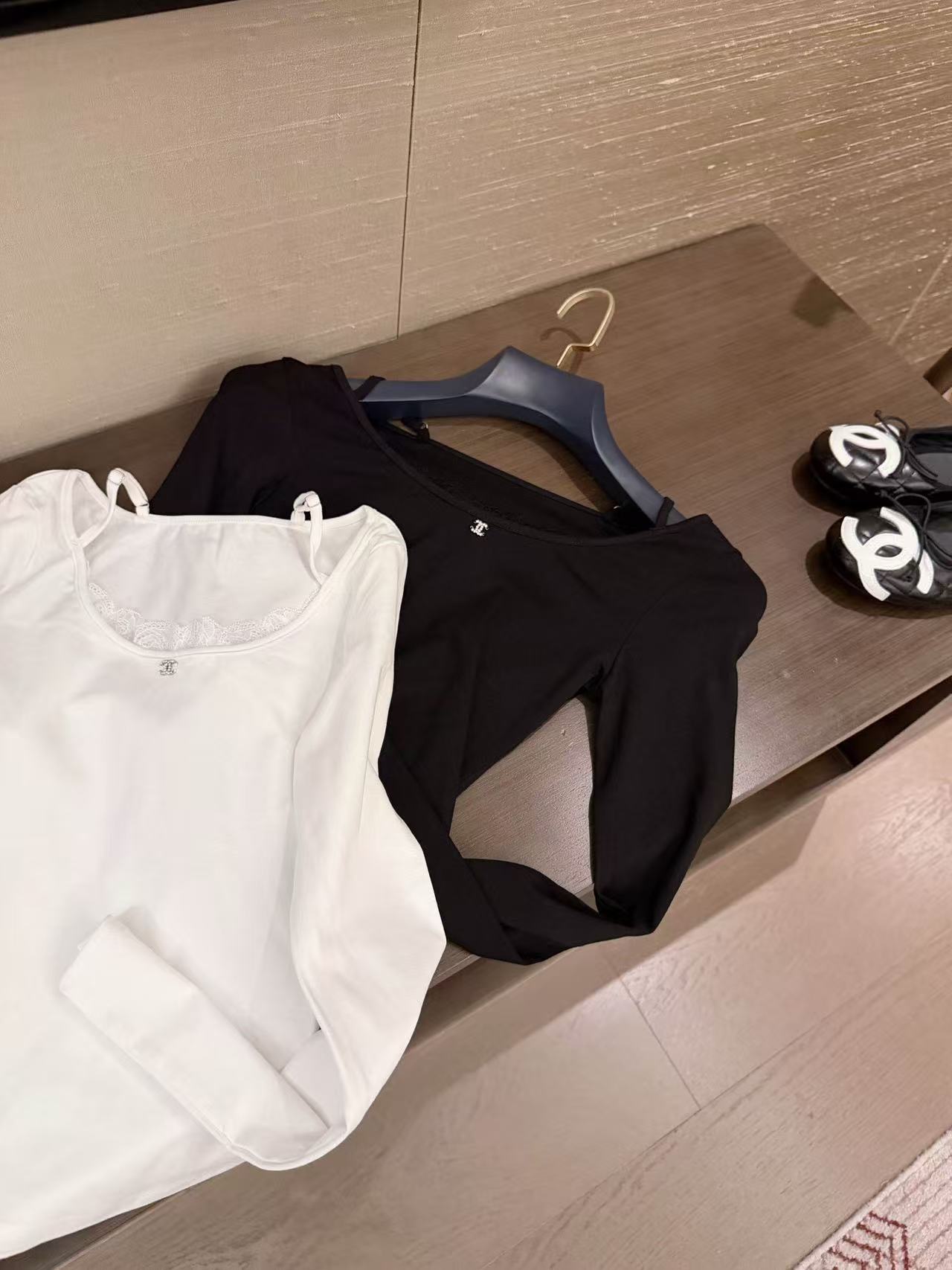 CHANE1 ダブルCレース長袖Tシャツ【50％割引+送料無料】