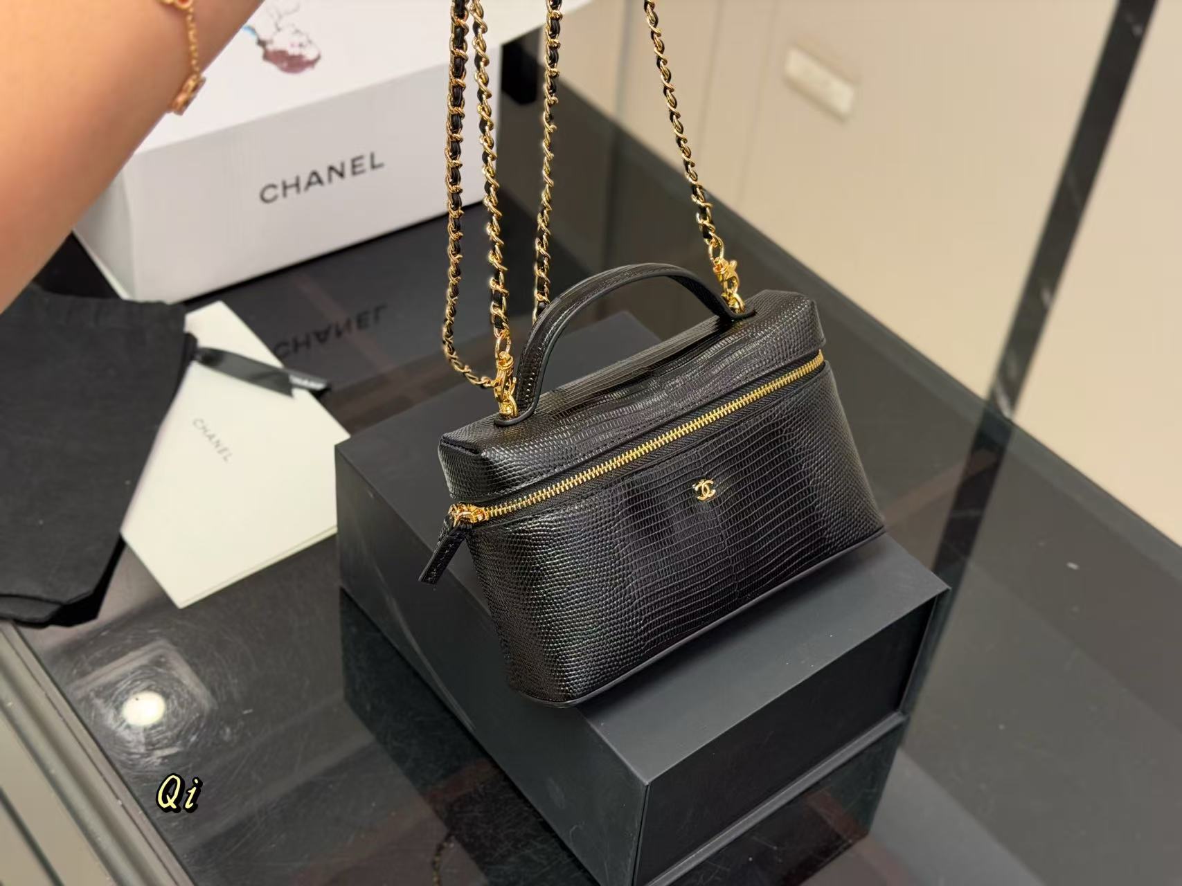 CHANE1 チェーンハンドバッグ【50％割引+送料無料】