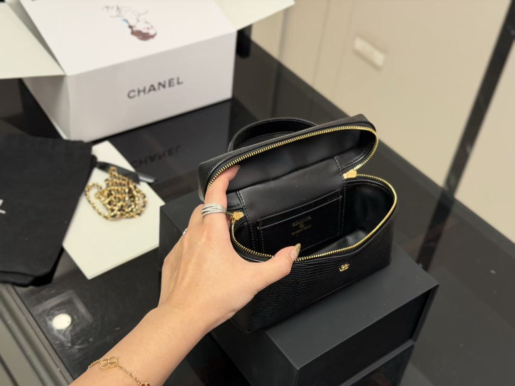 CHANE1 チェーンハンドバッグ【50％割引+送料無料】