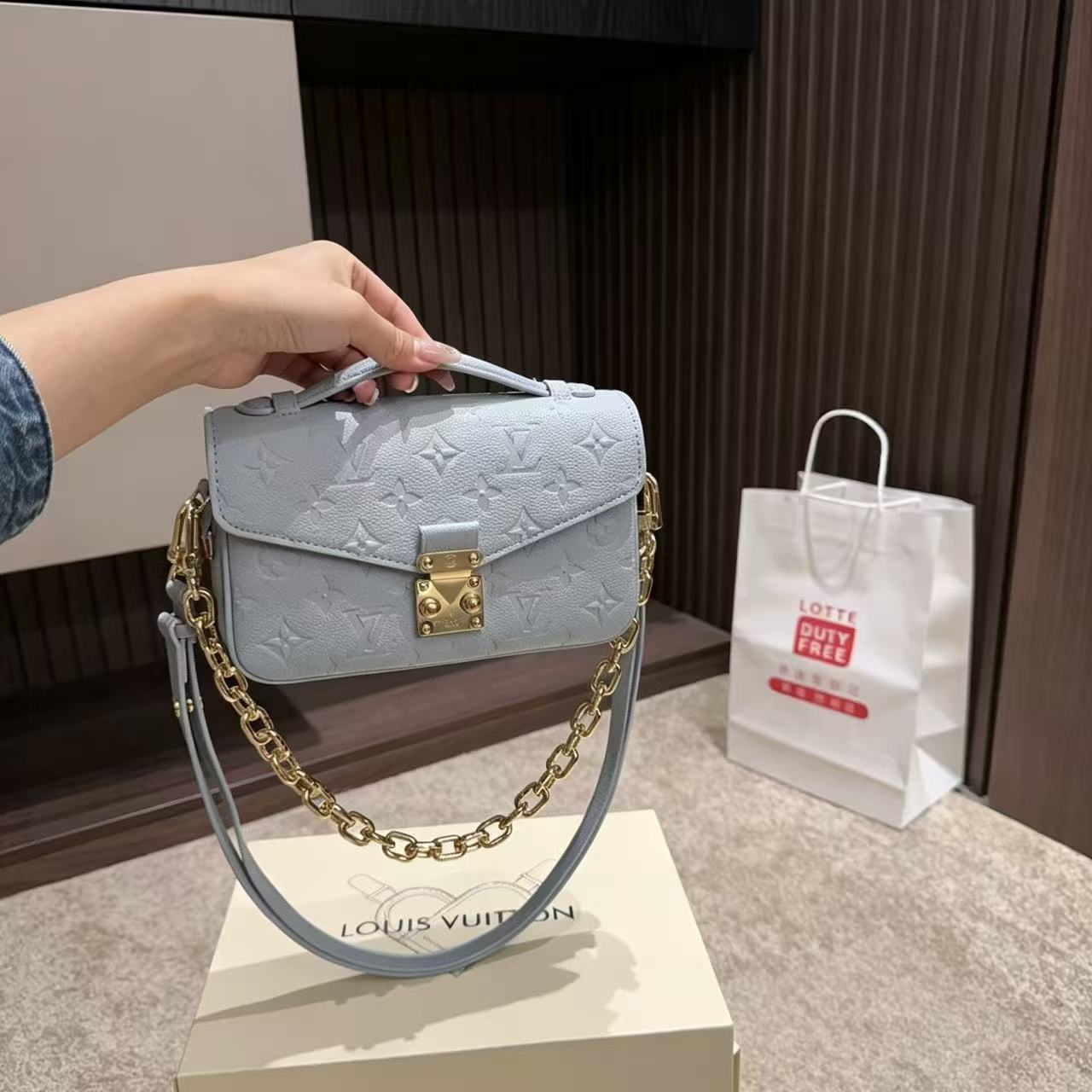 LV チェーン付きレザーショルダーバッグ【50％割引+送料無料】