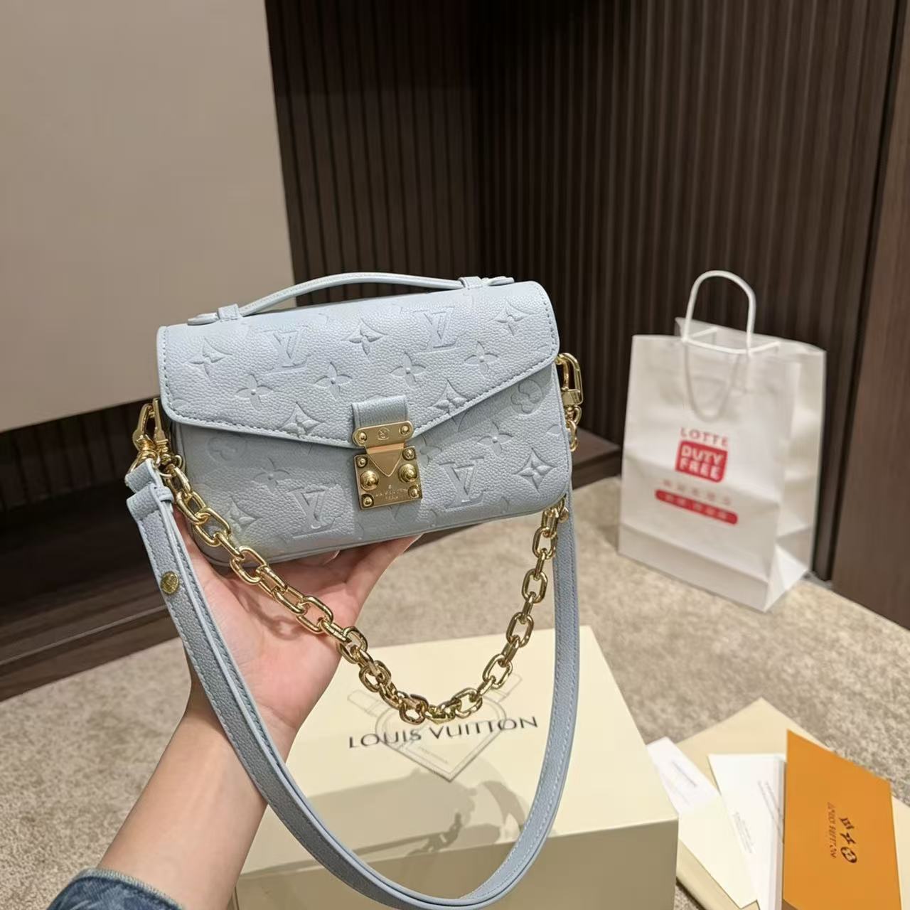 LV チェーン付きレザーショルダーバッグ【50％割引+送料無料】