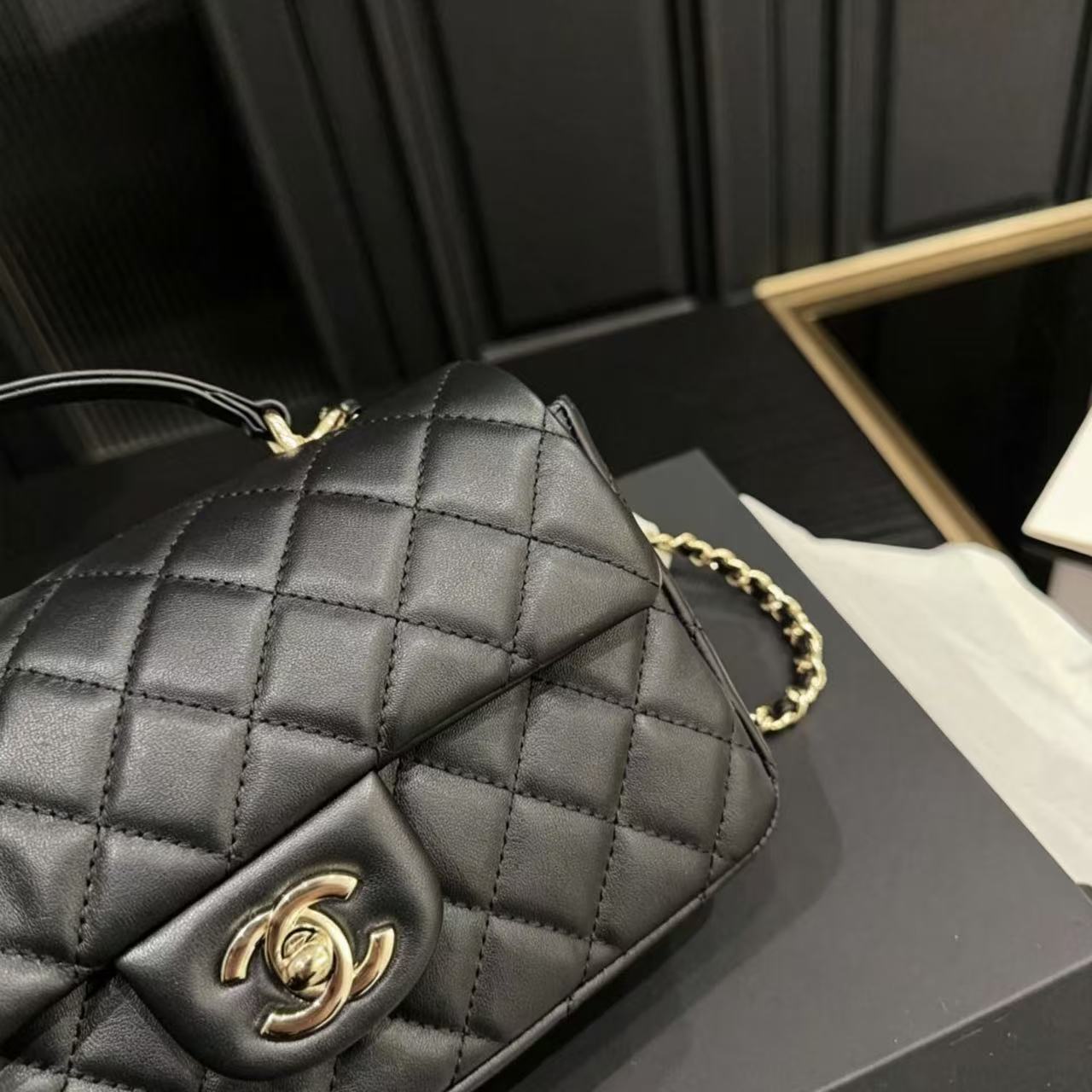 CHANE1 cf miniチェーンフラップバッグ【50％割引+送料無料】