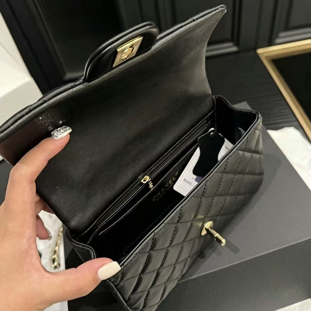 CHANE1 cf miniチェーンフラップバッグ【50％割引+送料無料】