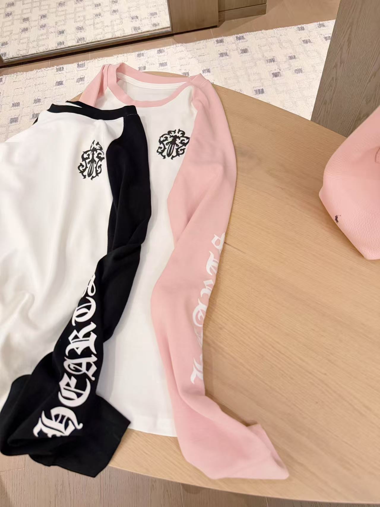 Chr0me Heartsサンスクリット語の長袖Tシャツ【50％割引+送料無料】