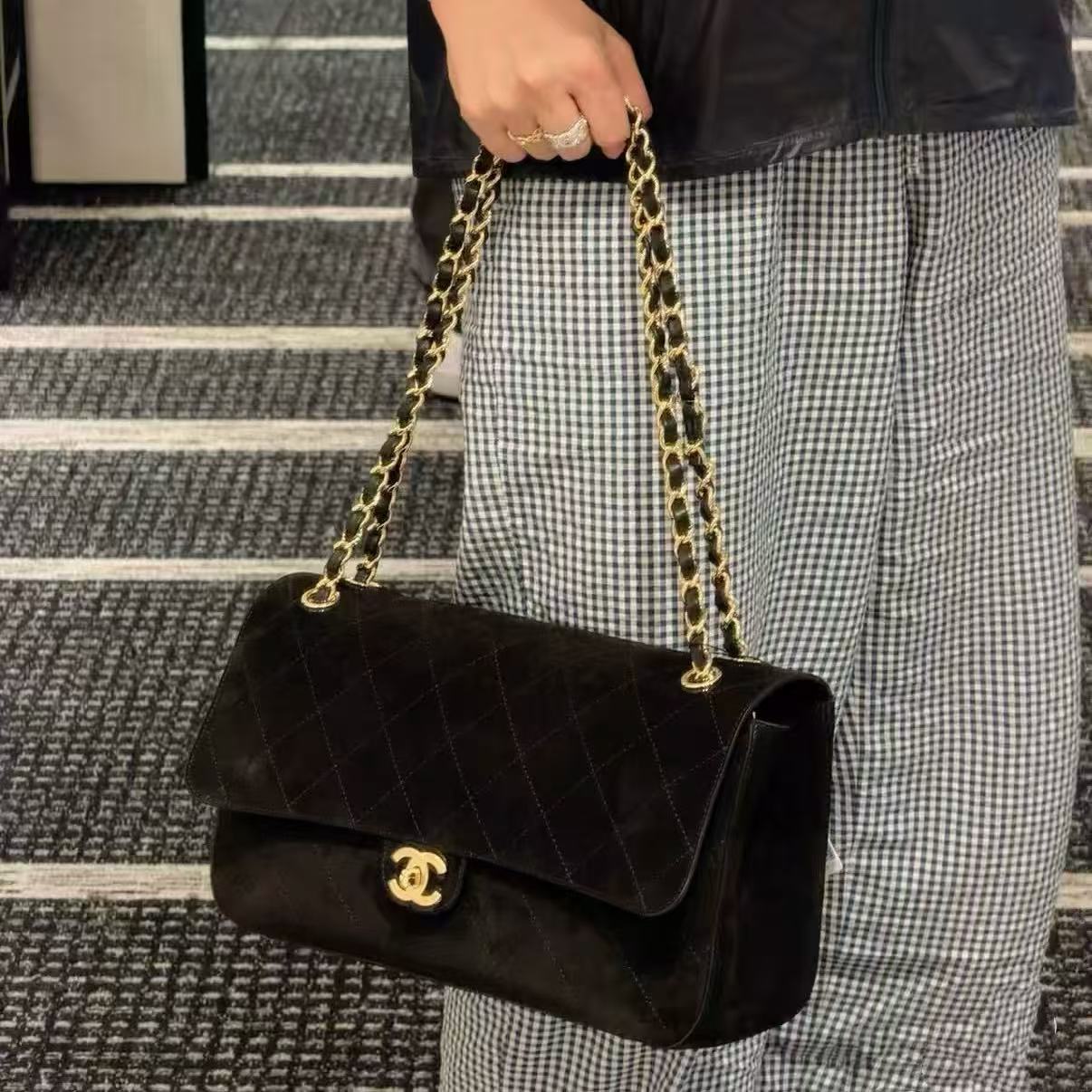 CHANEL ディアスキン チェーンショッパーバッグ【50％割引+送料無料】