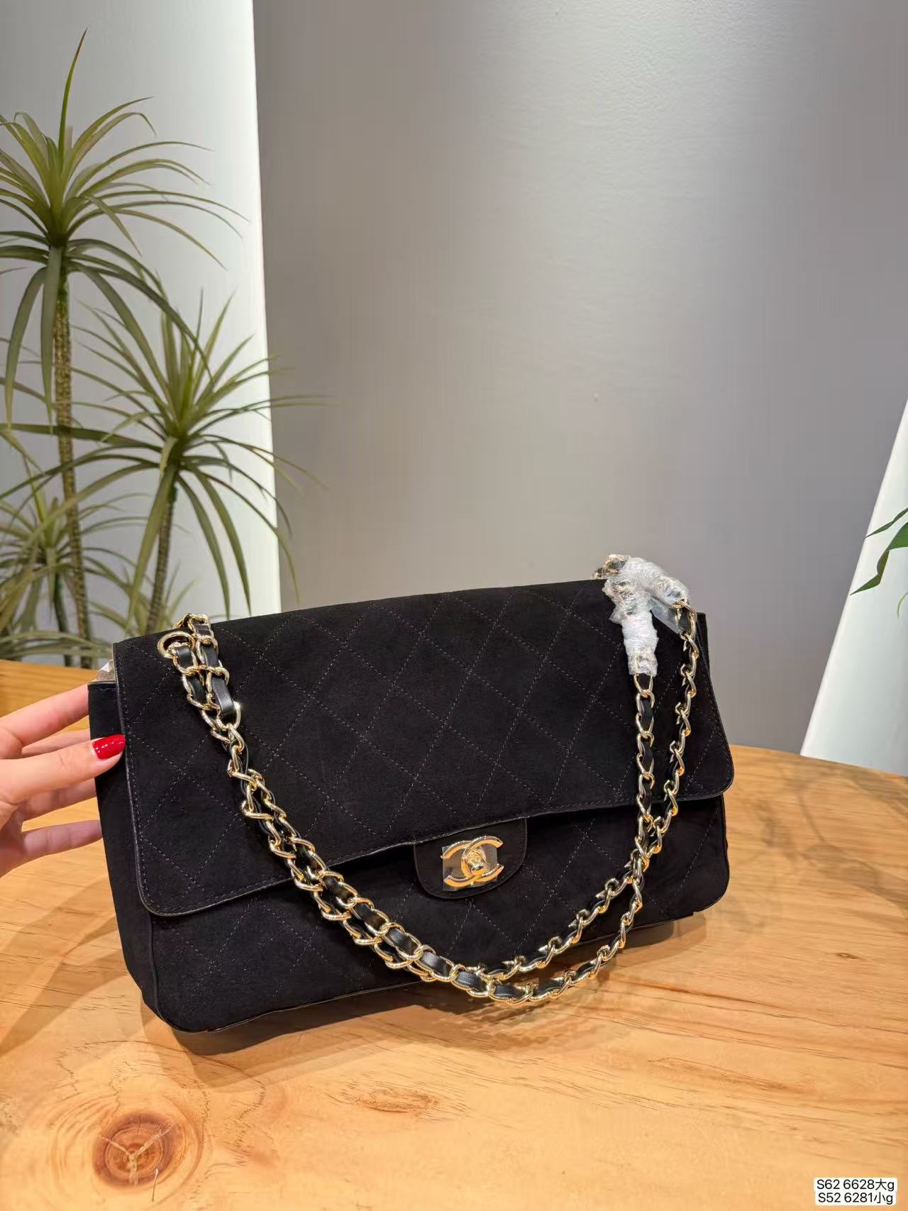 CHANEL ディアスキン チェーンショッパーバッグ【50％割引+送料無料】