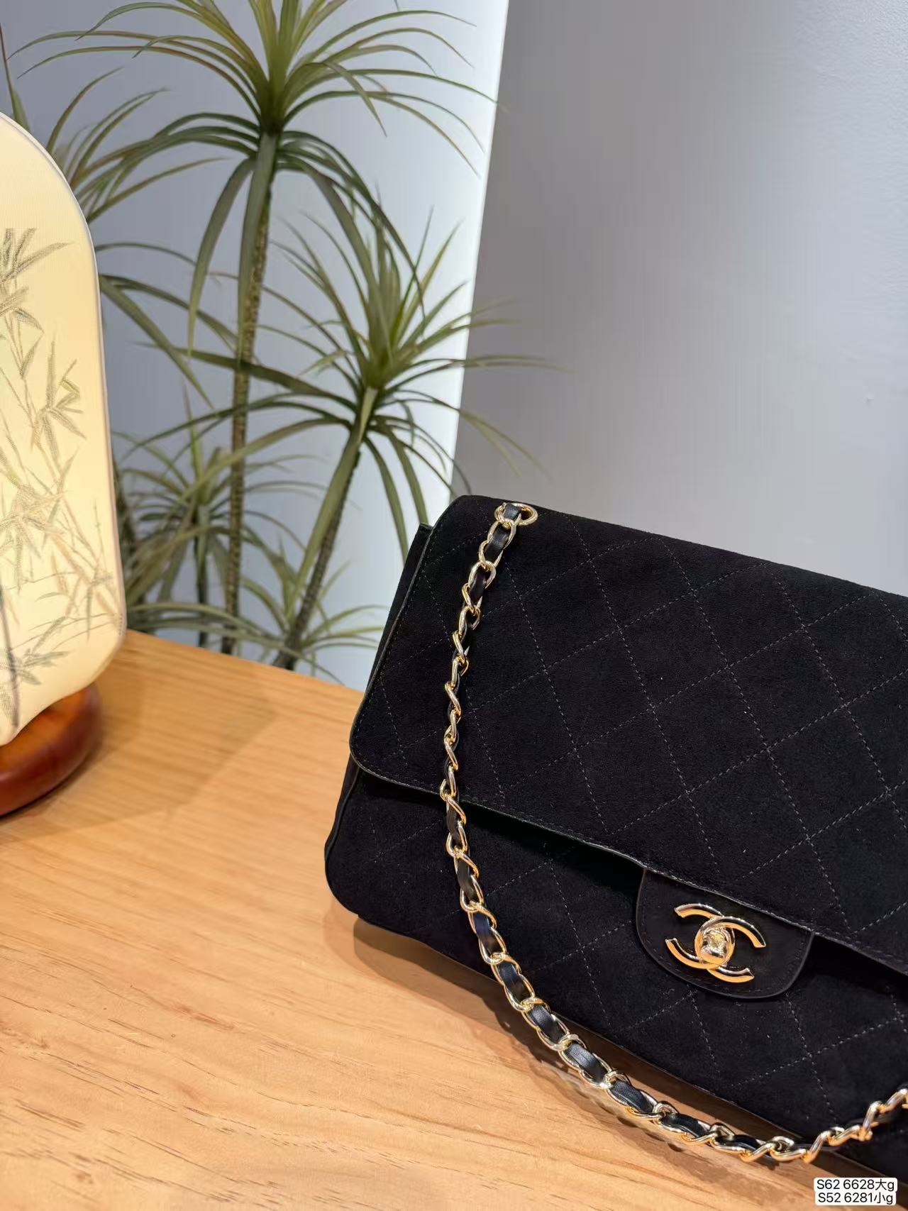 CHANEL ディアスキン チェーンショッパーバッグ【50％割引+送料無料】