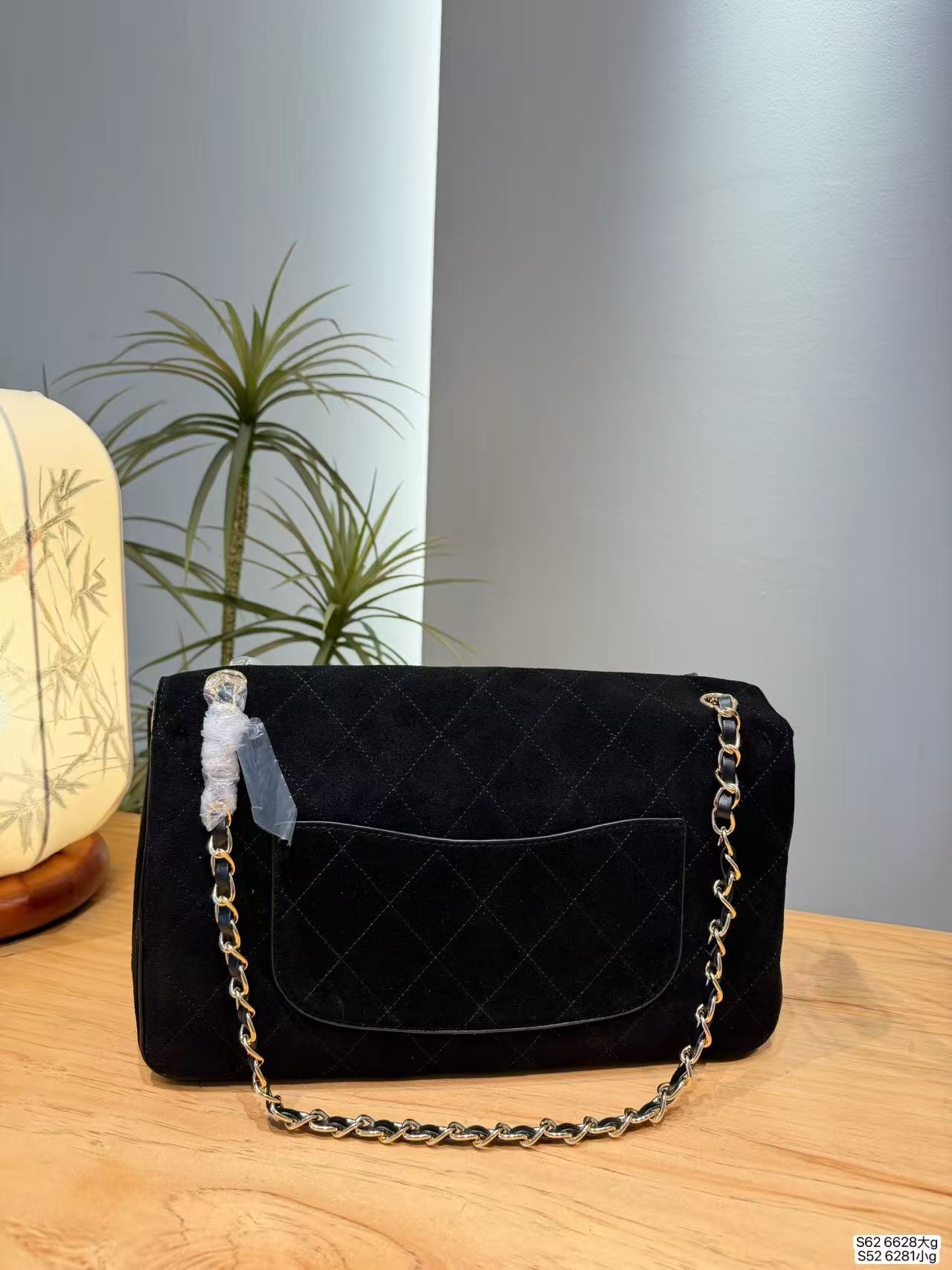 CHANEL ディアスキン チェーンショッパーバッグ【50％割引+送料無料】