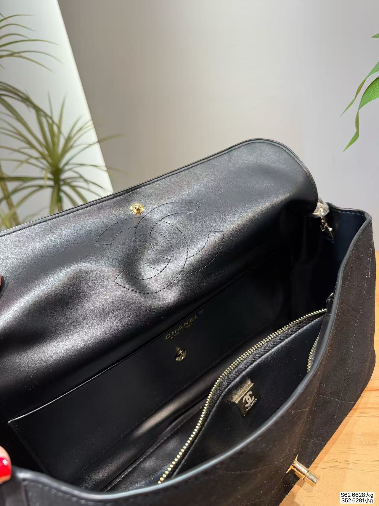 CHANEL ディアスキン チェーンショッパーバッグ【50％割引+送料無料】