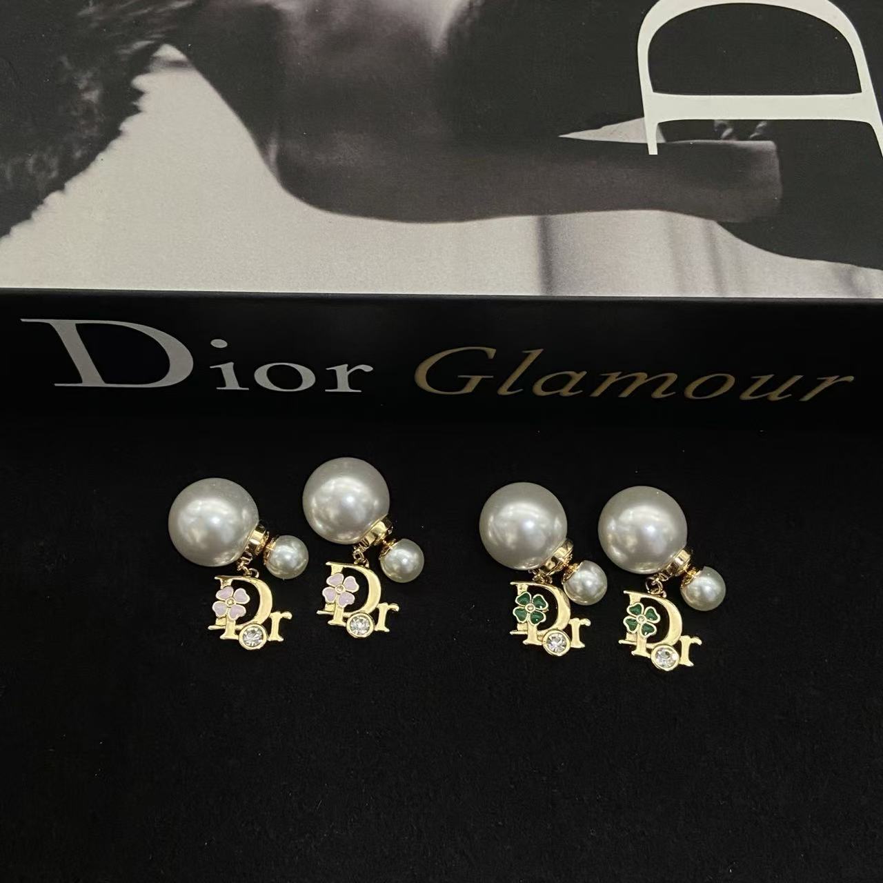 DIOR ロゴ・フラワー・パール ピアス【50％割引+送料無料】