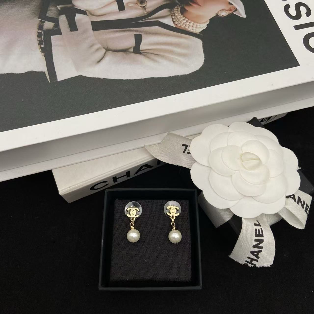 CHANE1 ダブルCパールスタッドピアス【50％割引+送料無料】