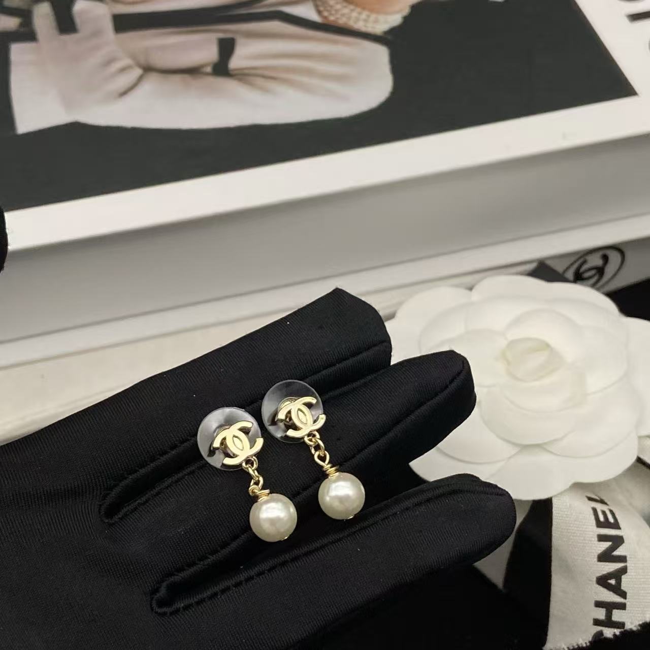 CHANE1 ダブルCパールスタッドピアス【50％割引+送料無料】