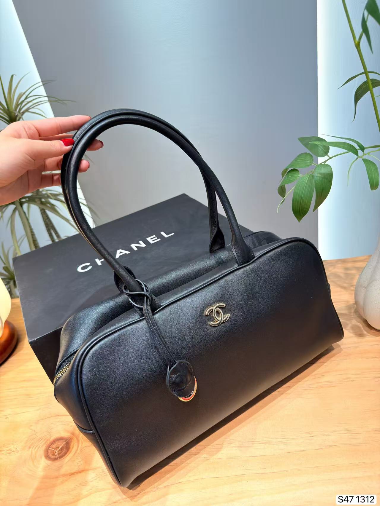 CHANE1 ダブルC レザーショルダーバッグ【50％割引+送料無料】