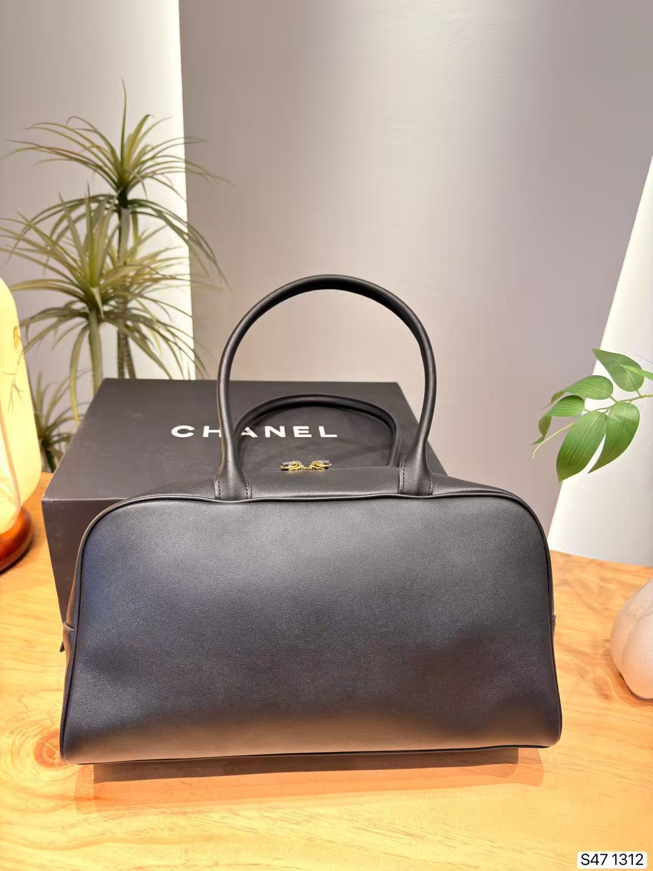 CHANE1 ダブルC レザーショルダーバッグ【50％割引+送料無料】