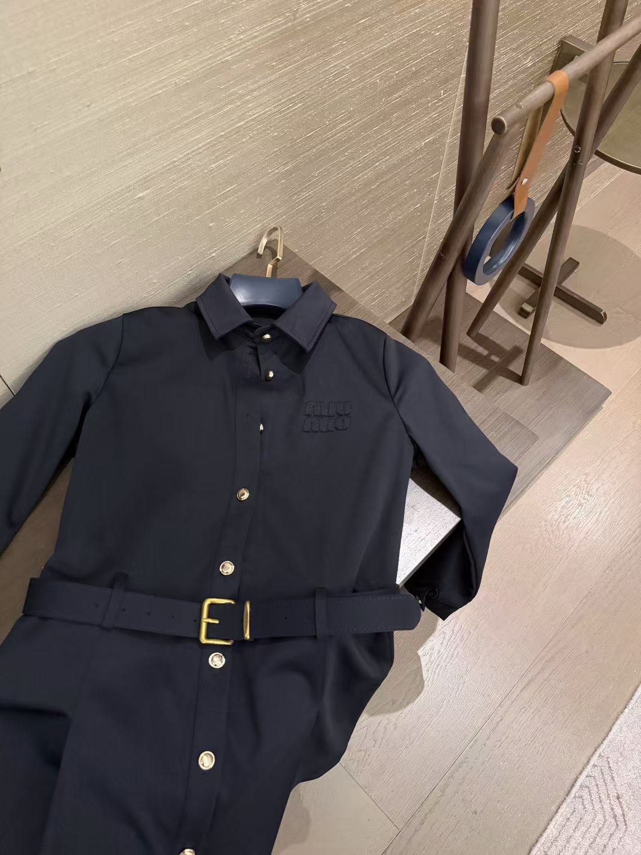 M1UM1U メタルボタンワンピース【50％割引+送料無料】