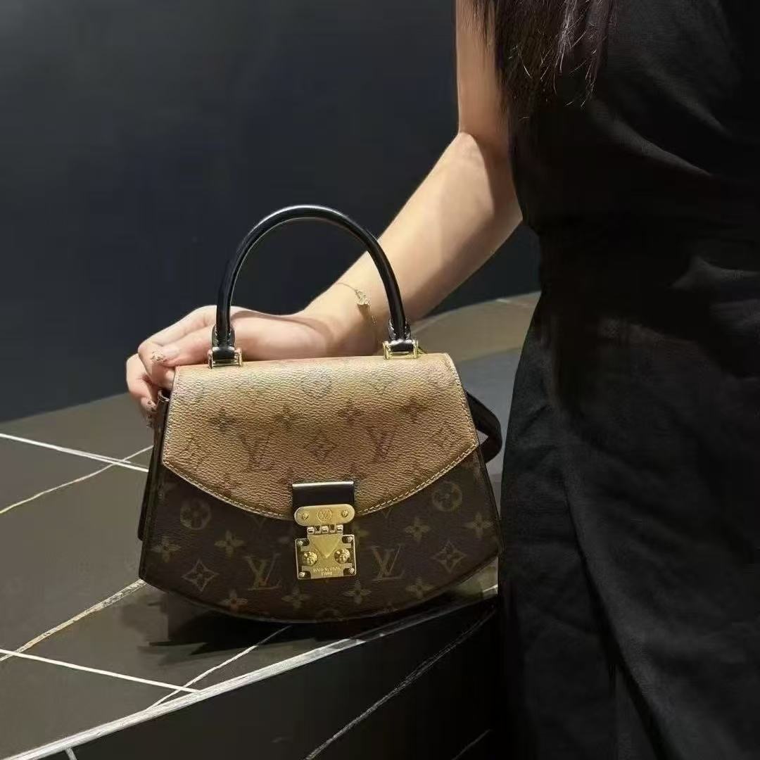 LV 扇子型ハンドバッグ【50％割引+送料無料】