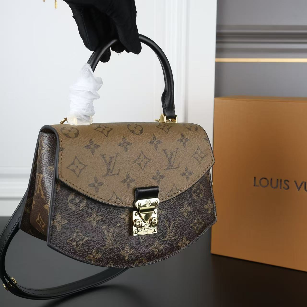 LV 扇子型ハンドバッグ【50％割引+送料無料】