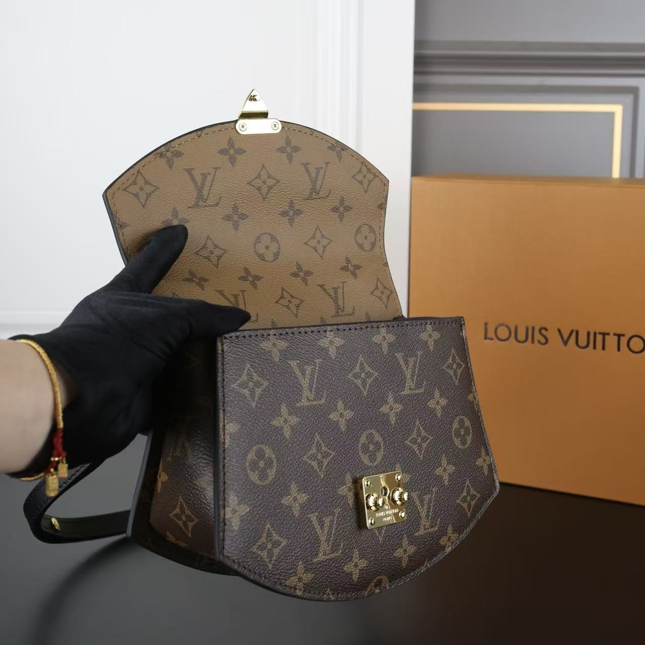 LV 扇子型ハンドバッグ【50％割引+送料無料】