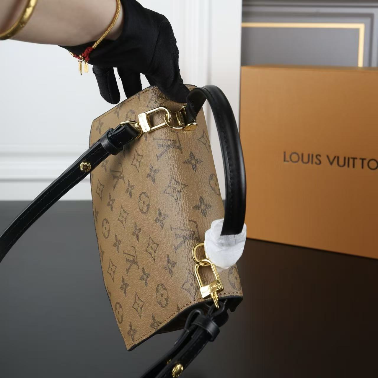 LV 扇子型ハンドバッグ【50％割引+送料無料】