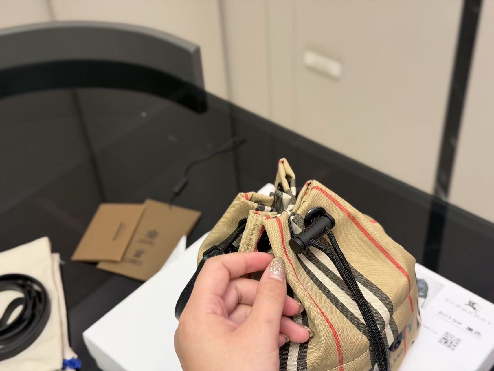 BURBERRY チェック柄バケットバッグ【50％割引+送料無料】