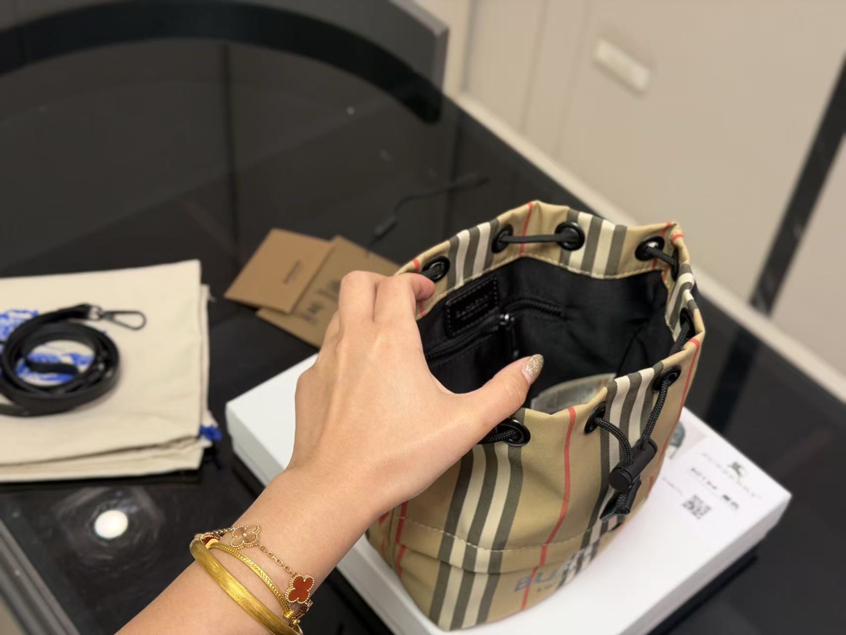 BURBERRY チェック柄バケットバッグ【50％割引+送料無料】