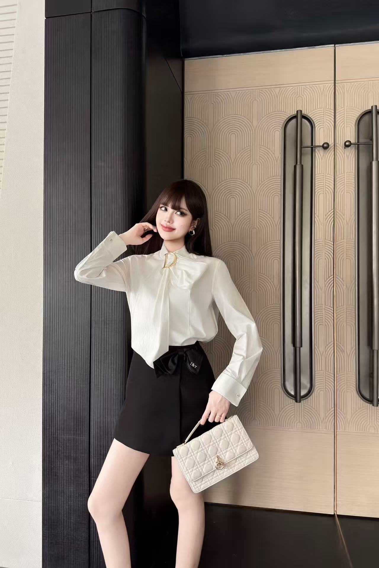 DIOR シンプルなレースアップシャツ【50％割引+送料無料】