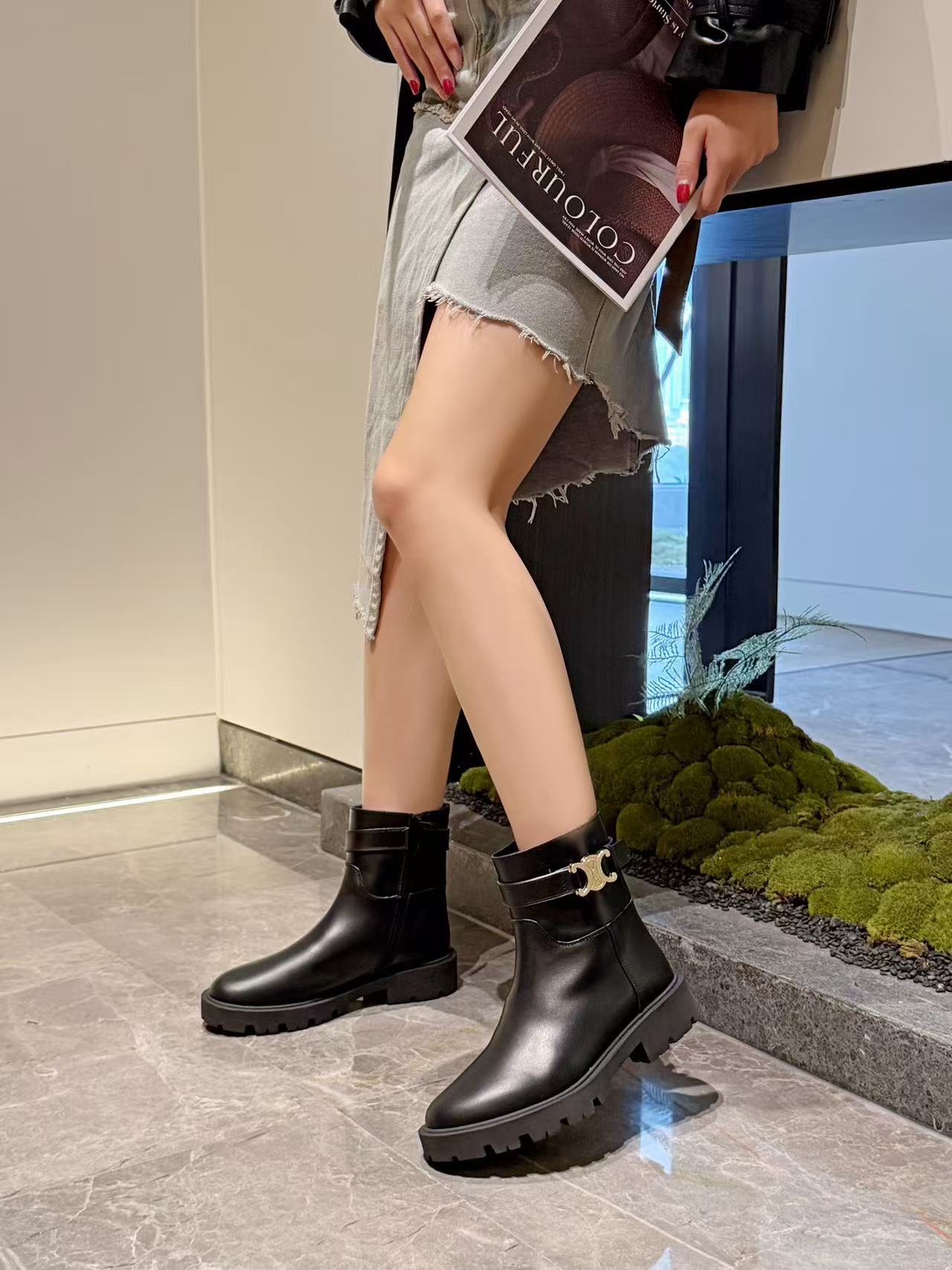 CELINE 高品質シープスキン・ショートブーツ【50％割引+送料無料】