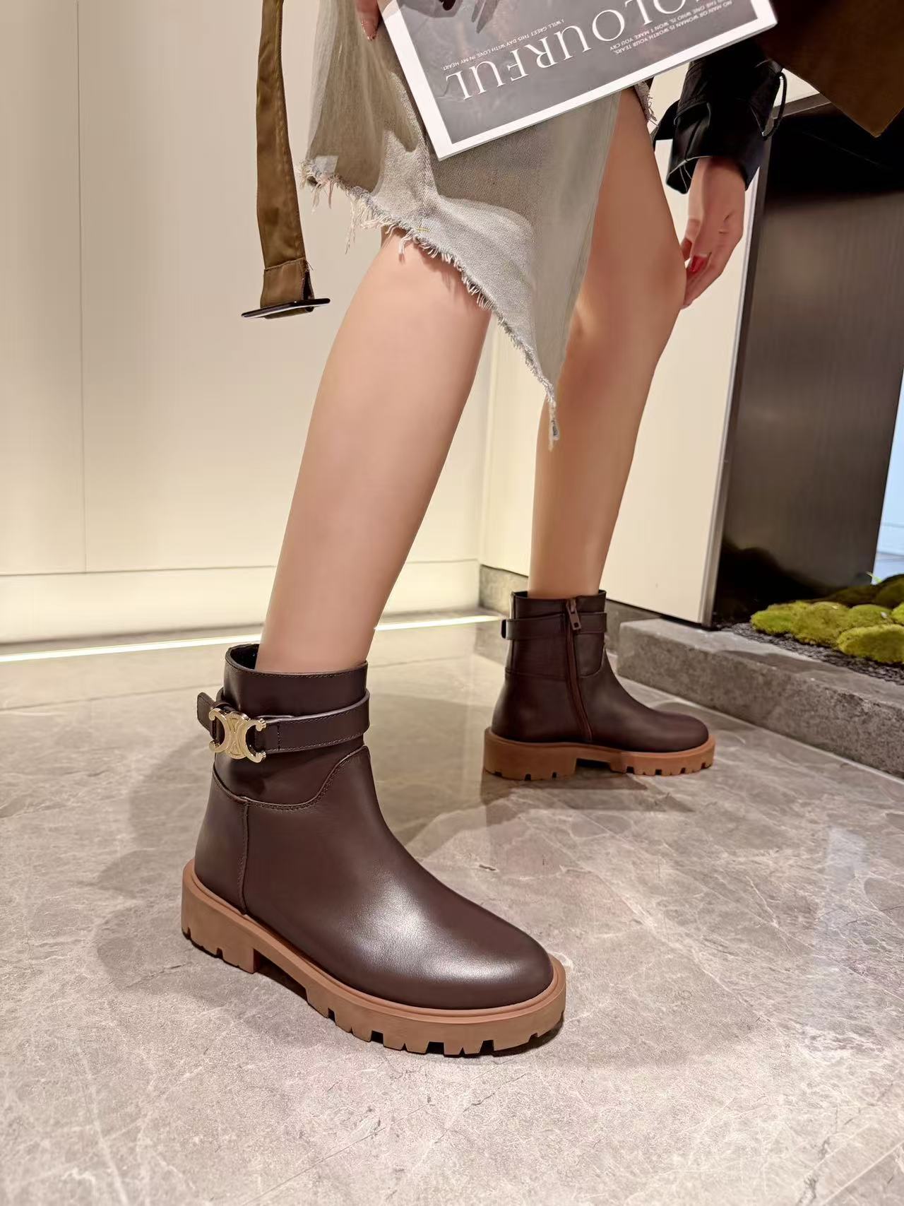CELINE 高品質シープスキン・ショートブーツ【50％割引+送料無料】