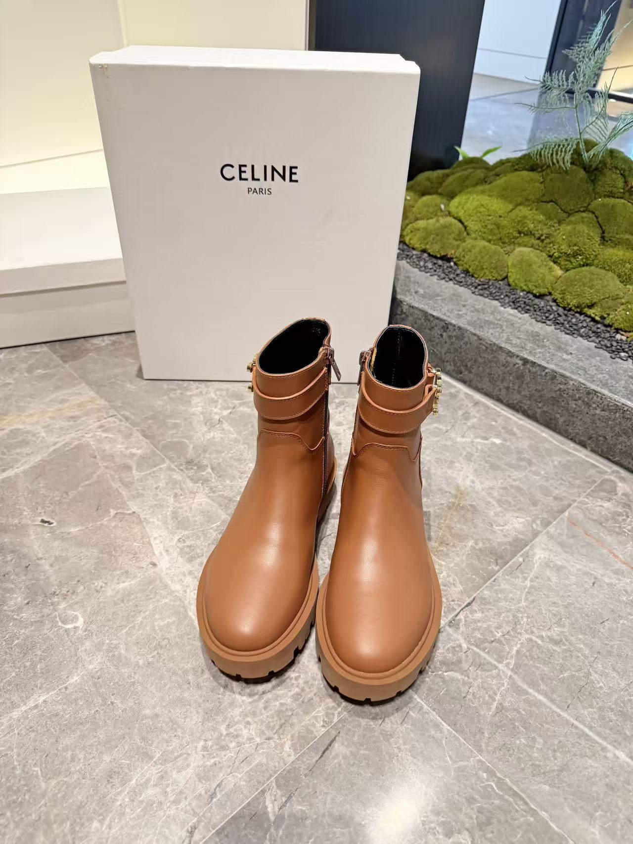 CELINE 高品質シープスキン・ショートブーツ【50％割引+送料無料】