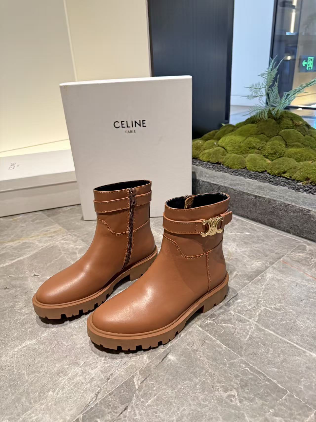 CELINE 高品質シープスキン・ショートブーツ【50％割引+送料無料】
