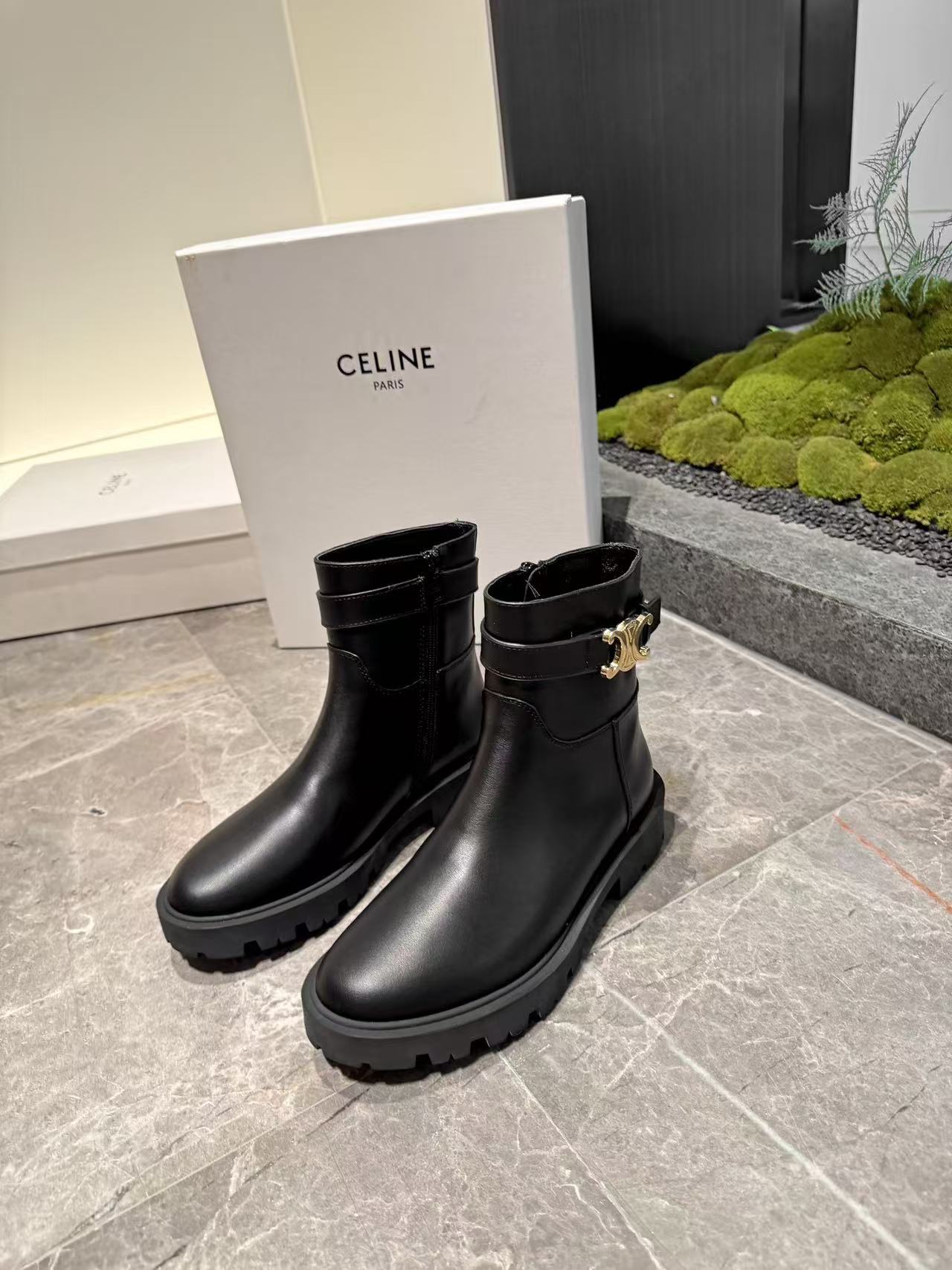 CELINE 高品質シープスキン・ショートブーツ【50％割引+送料無料】