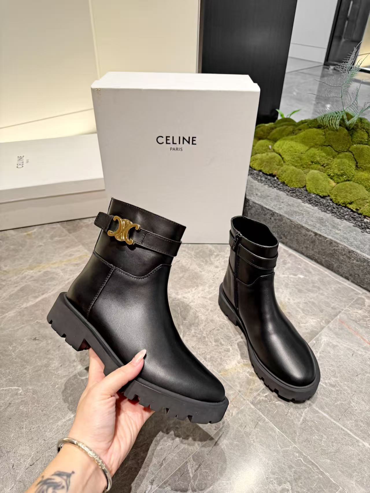 CELINE 高品質シープスキン・ショートブーツ【50％割引+送料無料】