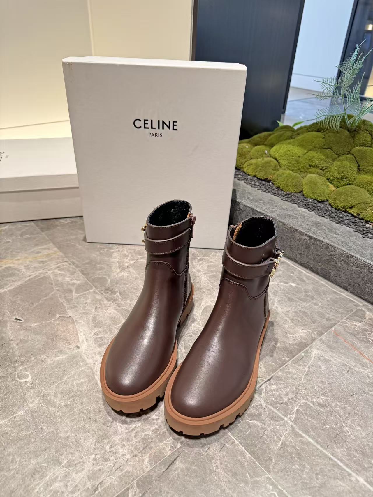 CELINE 高品質シープスキン・ショートブーツ【50％割引+送料無料】