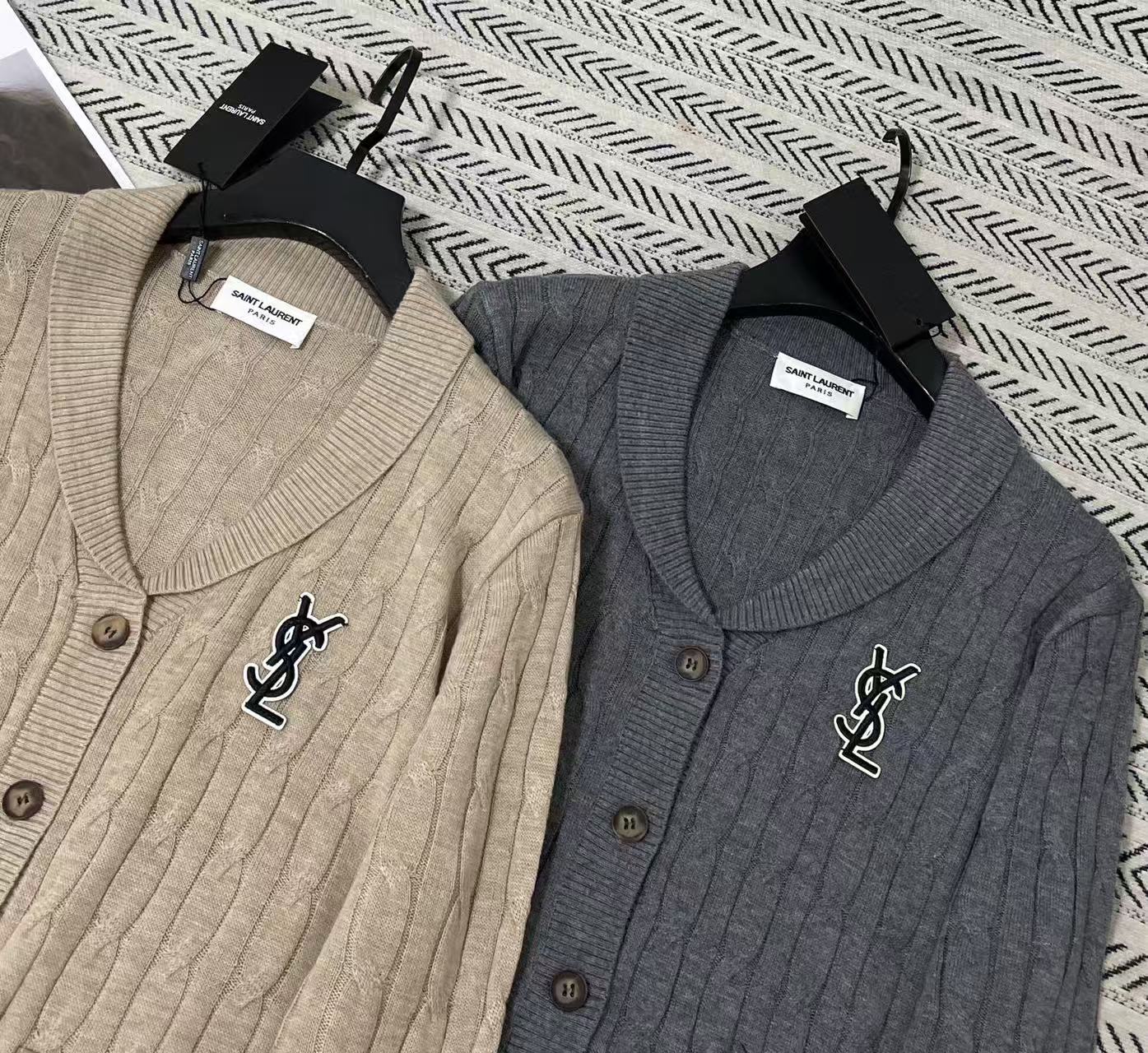 YSL シンプルロゴボタン ウールカーディガン【50％割引+送料無料】