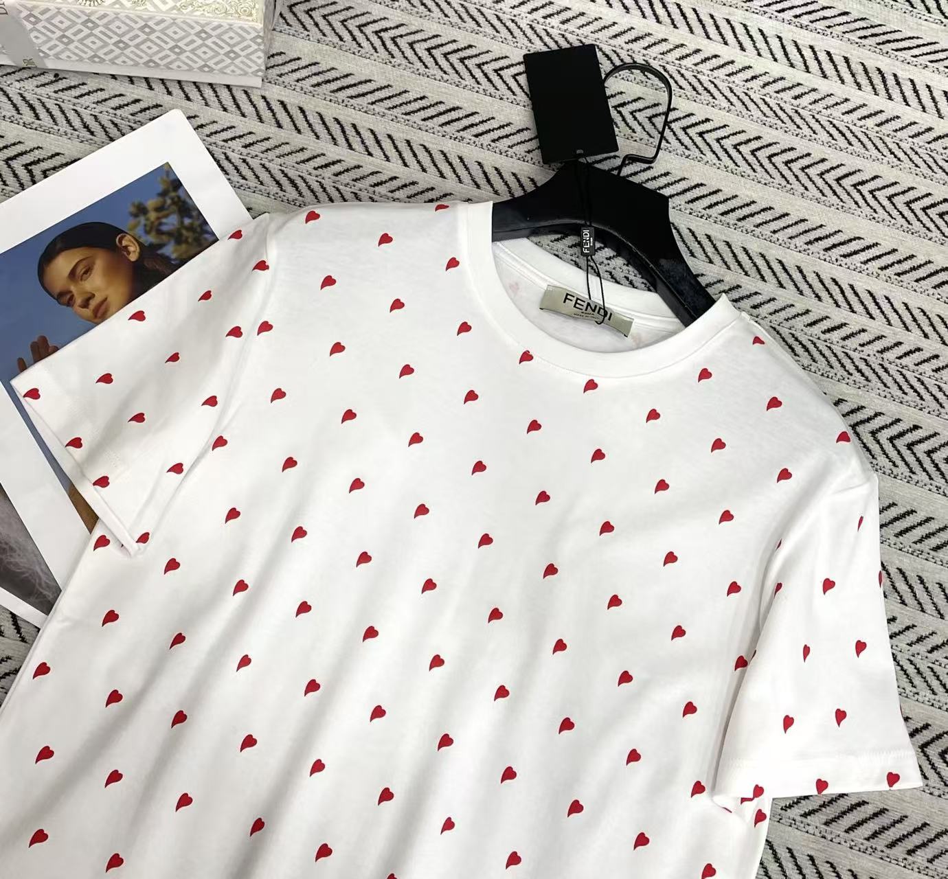 FENDI レッドハートTシャツ【50％割引+送料無料】