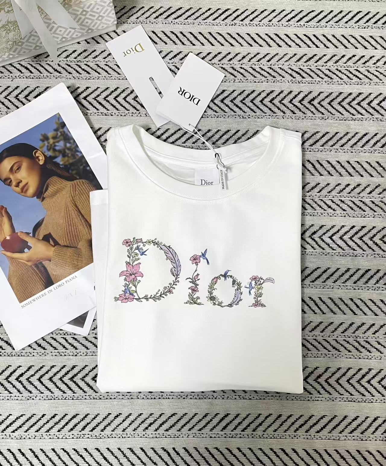 DIORロゴプリントTシャツ【50％割引+送料無料】